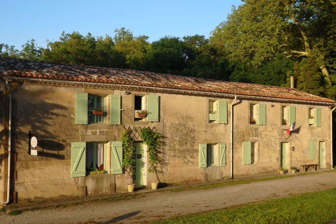 La Bonne Planque - Maison Eclusiere De La Planque Mas-Saintes-Puelles Exterior photo